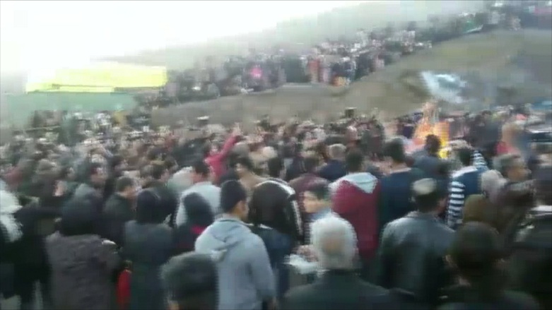 رۆژھەڵاتی كوردستان: ئەو ھاووڵاتیانەی بەشداریان لە رێوڕسمی نەورۆز كردبوو دەستگیر دەكرێن 